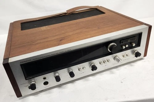 VINTAGE Pioneer SX-2500 AM-FM Stereo Receiver - POWERS ON - NO AUDIO OUTPUT