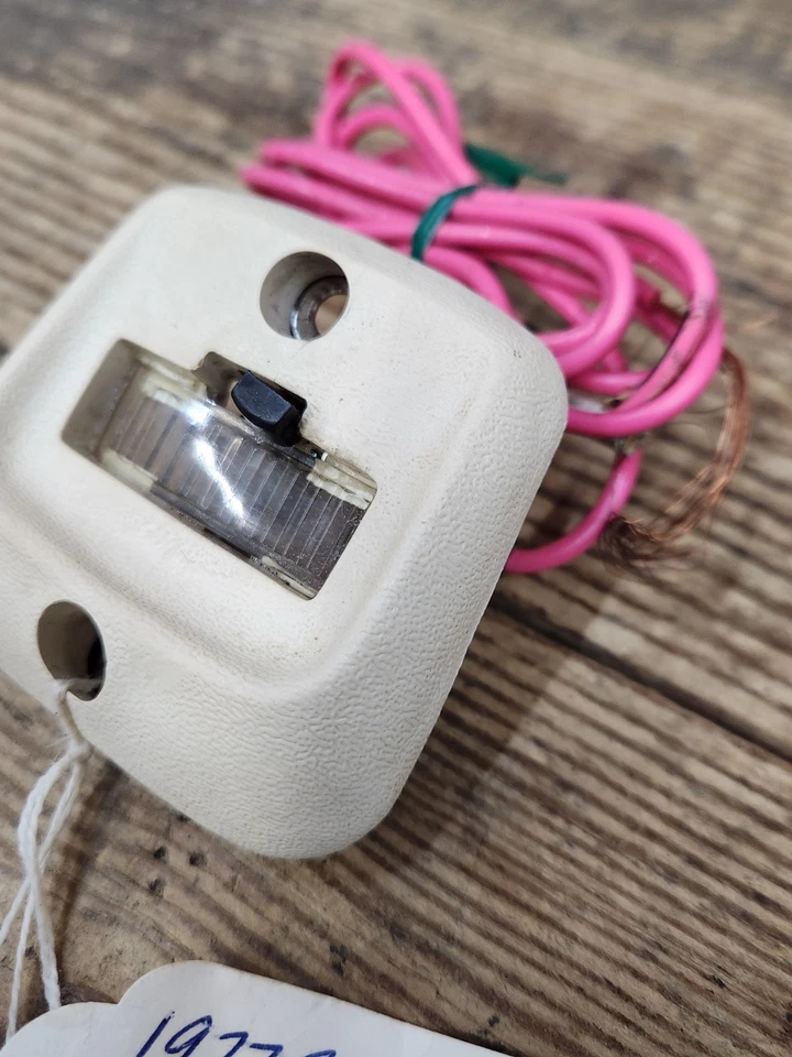 OEM GM 1973-1977 Chevy El Camino Monte Carlo Malibu Mapa Interior Luz BLANCA Foto 3 de 4