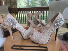  2W wedding shoes or order with jewel size 38 The shoes is 9.5" long x heel 5"