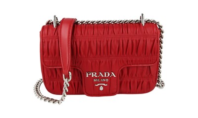 ✨美品✨PRADA DRESSY GAUFRE 羊革製 トートバッグ PRADA - ✨美品✨ PRADA DRESSY GAUFRE 羊革製 トートバッグの