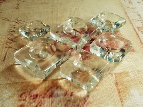 6 Vintage Klar Quadrat Glas & Plexiglas Knöpfe ~ etwas mehr als 9/16" bis fast 7/8" - Bild 6 von 7