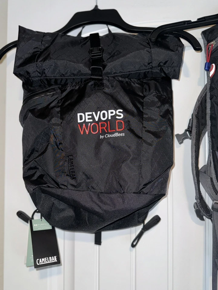 Mochila de día Camelbak Pivot Roll Top 20L negra y cara norte nueva con etiquetas Foto 3 de 4