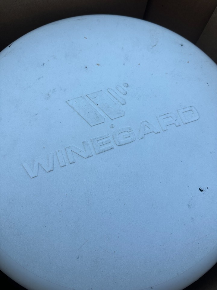 Winegard CE-1000 Kabeleinführungsplatte – Für Satelliten- & Antennenkabel