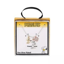 Adorable Snoopy necklace with Woodstock and heart charm 
