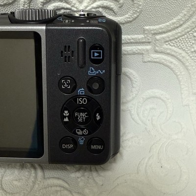 Canon PowerShot A2000 IS 10.0MP 6X Zoom Digital Camera PC1310