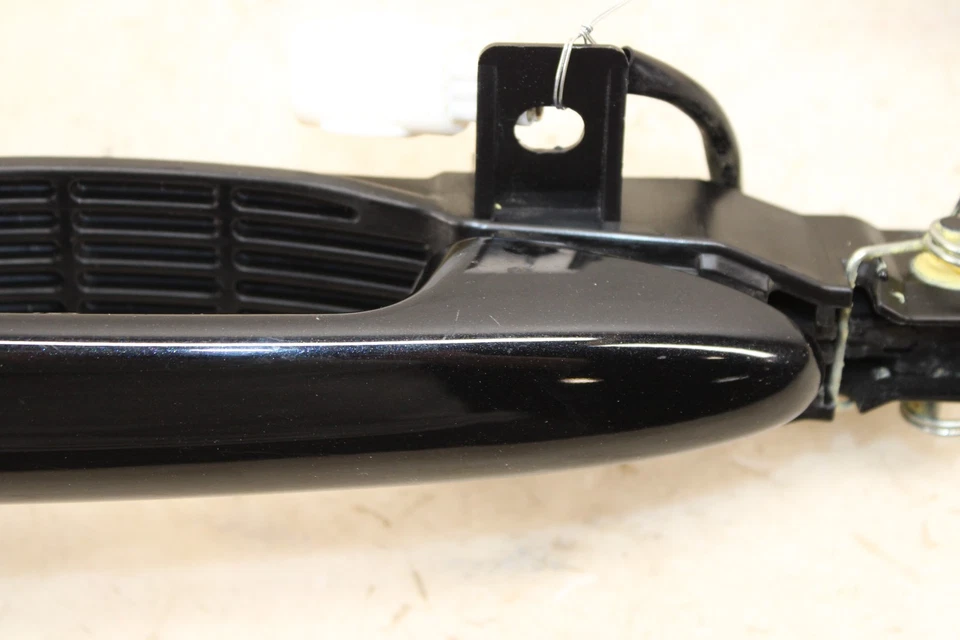 Manija de puerta exterior izquierda Mazda MX-5 Miata 2016-2025 OEM MD23 Foto 2 de 4