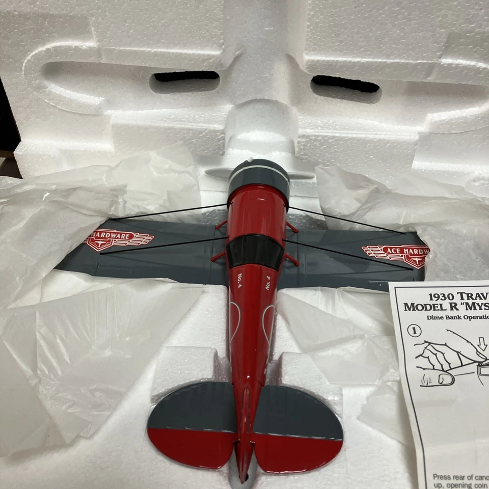 Avión Ace Hardware Mystery R 1930 banco de metal fundido a presión coleccionables Ertl - NUEVO Foto 2 de 3