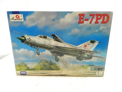 Amodel 1:72 Mikoyan Gurevich E-7PD Soviet Fighter Jet 72221
