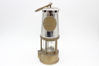 F Vintage Eccles Type 6 M & Q Miners Safety Lamp B/28