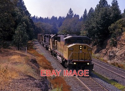 FOTO USA EISENBAHN UP 6262 EASTBOUND GEMISCHTES MANIFEST AM CAPE HORN DONNER PASS 4 S