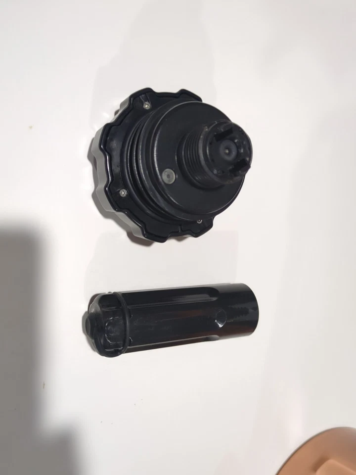 GrowlerWerks uKeg 64 oz cobre presurizado acero inoxidable cerveza Growler almacenamiento ¡Excelente! Foto 4 de 4