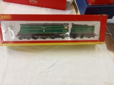 Hornby OO  Battle Of Britain Class 34081  92 Sqdn. Good running loco. Se listing