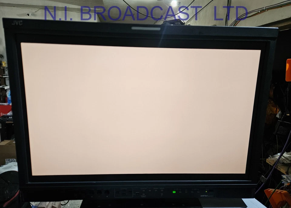 JVC 24inch dt-r24l41d  HD SDI LCD monitor  (no stand)  LCD monitor  24inch size - Image 4 of 4