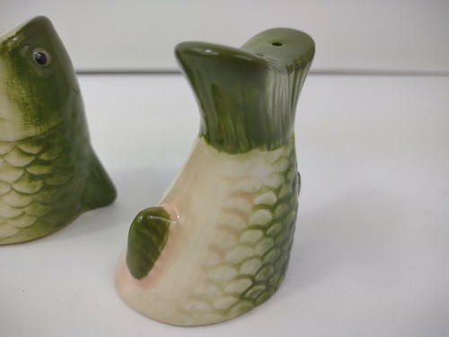 Fish Trout Salt Pepper Shakers Cabin Lake House Fishing vintage lodge - Picture 5 of 9
