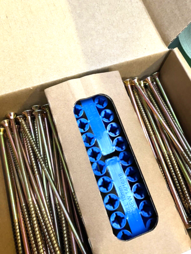 Box of 100, 6mm x 150mm (12g x 6") - Timberfix Yellow Wood Screws & Blue Plugs - Afbeelding 1 van 2