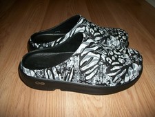 OOFOS OOCLOOG LIMITED WOMEN SIZE 8 COMBO CAMO RECOVERY CLOG SLIP-ON COMFORT NEW 