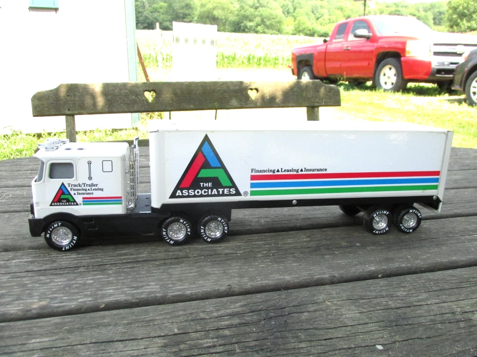 Semi reboque trator Nylint The Associates financiamento leasing seguro pré-owne - Imagem 2 de 4