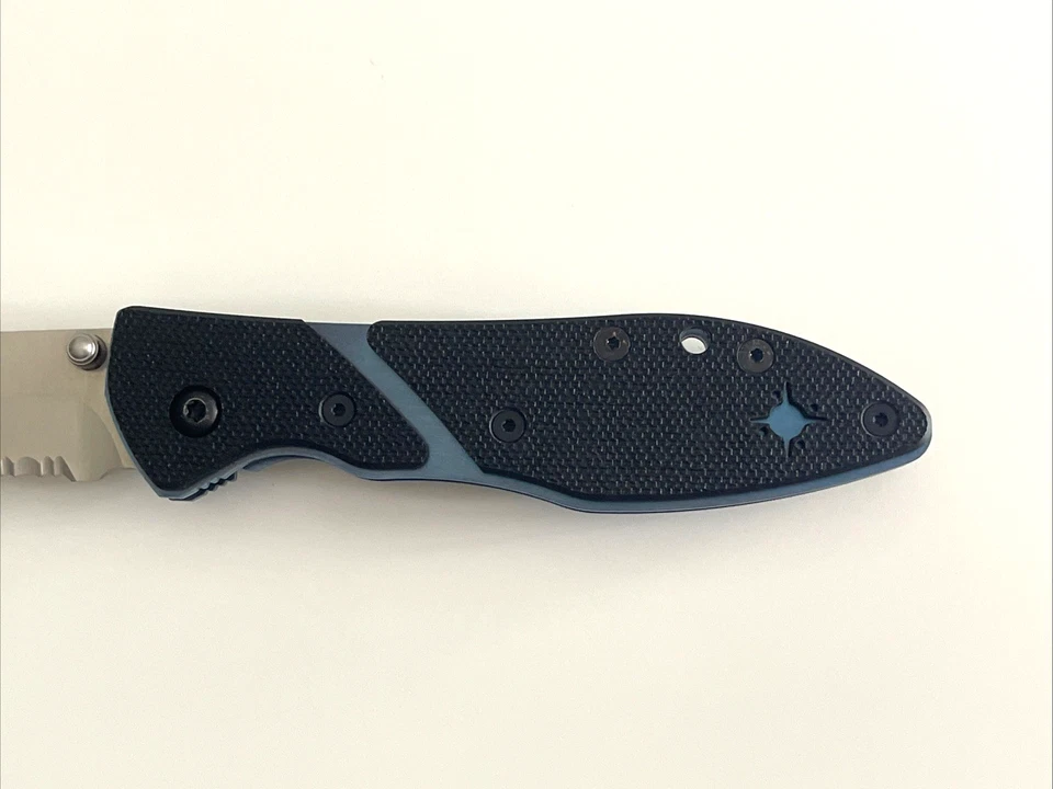 Cuchillo Benchmade 886S Blue Star Elishewitz 154CM Revestimientos de Titanio Azul EE. UU. 2001 Foto 3 de 4