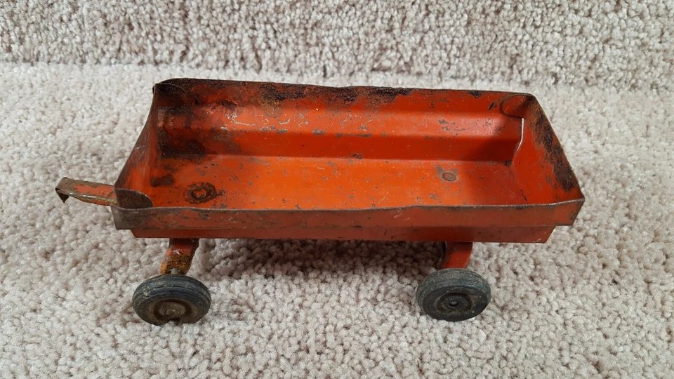 Ertl 1:16 Acero Prensado Cosechadora Internacional Flare Box Wagon para Reparación de Piezas Foto 2 de 4