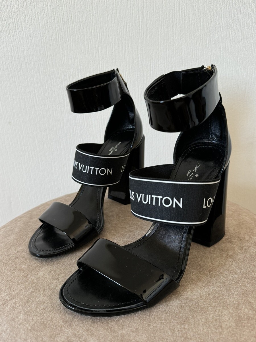 Gorgeous Authentic Louis Vuitton Black Patent Leather Logo