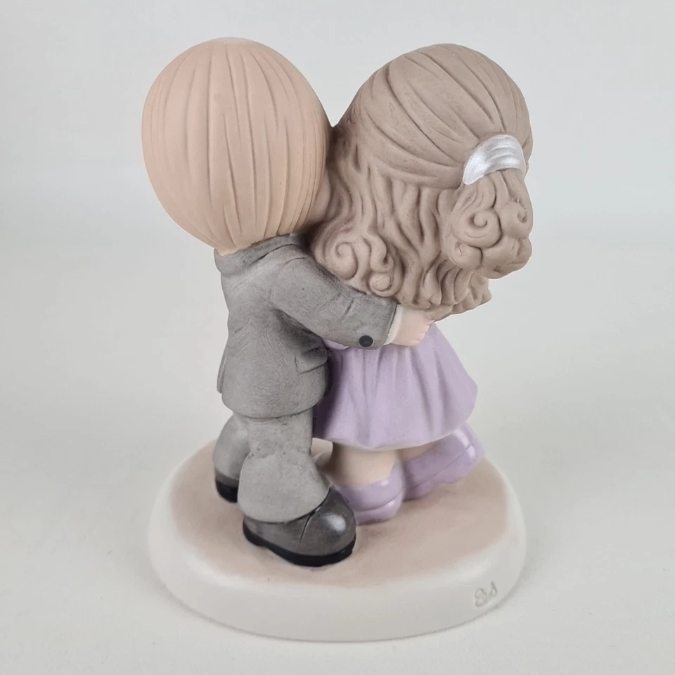 🚨 Precious Moments Welcome Into God's Embrace 193002 Porcelain Rare Figurine - Image 3 of 4