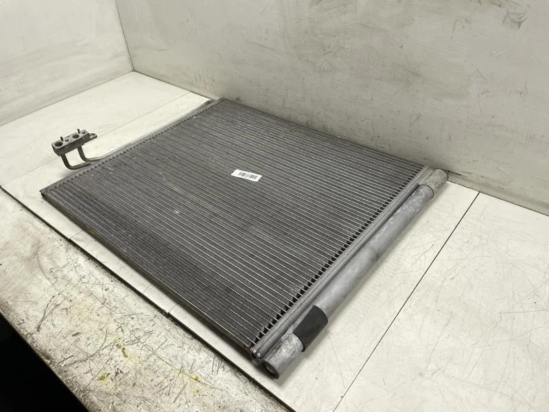 Land Rover Range Rover 2006 2012 condensador de aire acondicionado OEM+ Foto 2 de 4