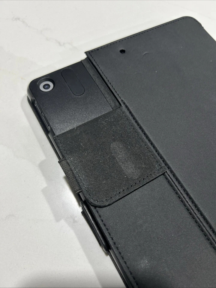 Apple iPad 9ª geração com fólio e protetor de vidro Black Mag Speck. SEM carregador - Imagem 3 de 3