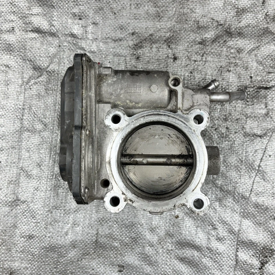 Conjunto de carrocería del acelerador Hyundai Elantra 2013-2019 2,0 L 35100-2E400 OEM Foto 3 de 4