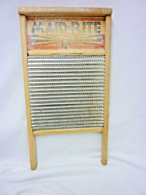 VINTAGE MAID-RITE COLUMBUS WASHBOARD CO NO 2072 FAMILY SIZE METAL