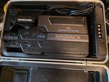 Magnavox VR9143AV01 Vintage 1987 VHS Movie Maker Camera W/Case Charger UNTESTED