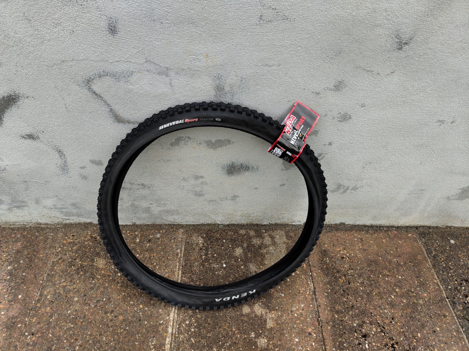 Kenda Nevegal Sport Cycle / Bike Tyre 26" x 2.10 Knobly Tread eBay