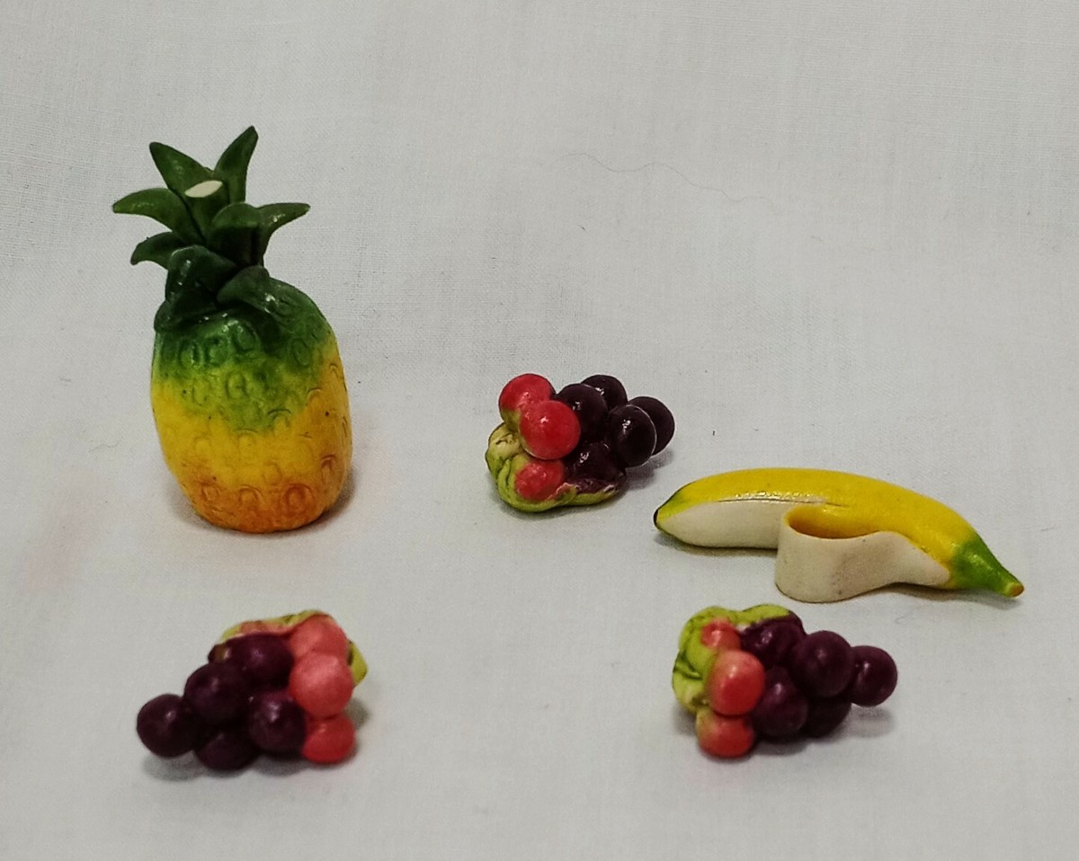 Vintage Lot of Fruit Miniature Dollhouse Pineapple Banana Three bunch Grapes