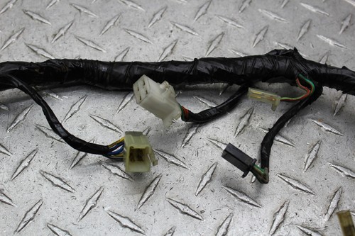 1982 HONDA V45 MAGNA VF750C MAIN ENGINE WIRING HARNESS 32100-MB1-000 - Picture 9 of 12