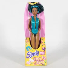 BNIB 2001 Vivid Imaginations Sindy doll - Beach Party Mel