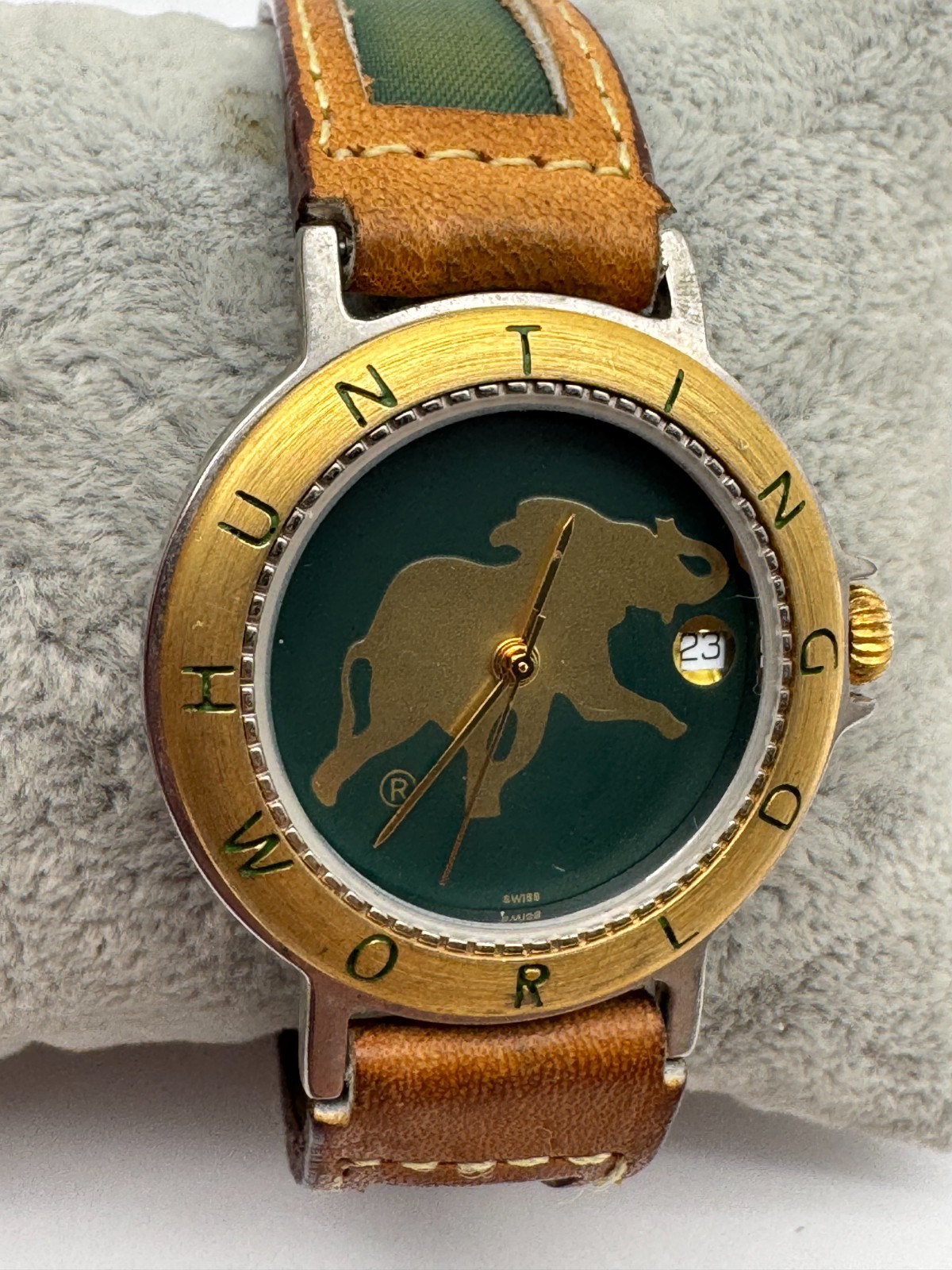 Vintage Unisex Hunting World AVTOMTIC Two Tone Swiss Quartz Date Watch