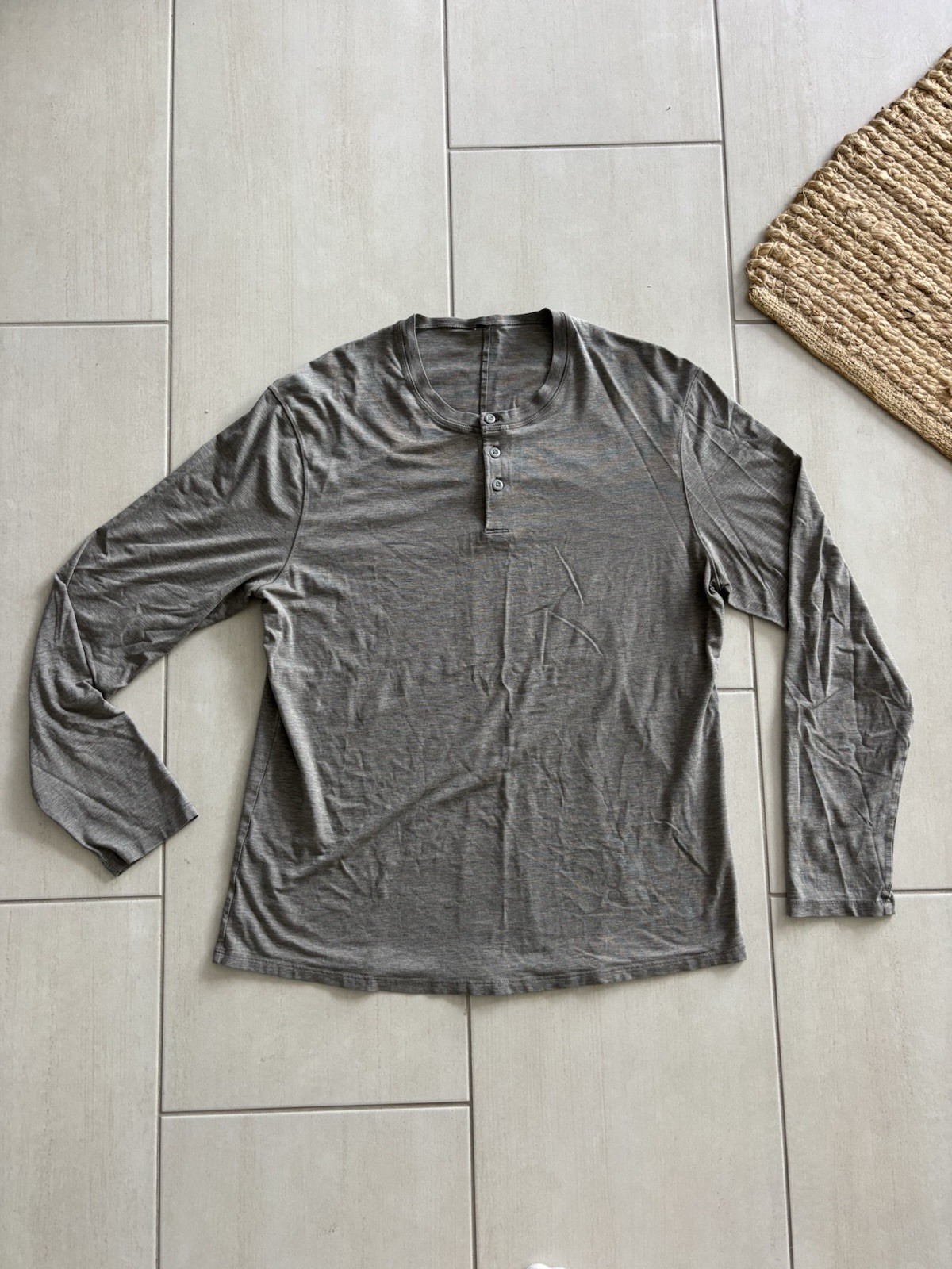 Lululemon Men's Medium Charcoal Gray Basic Henley… - image 1