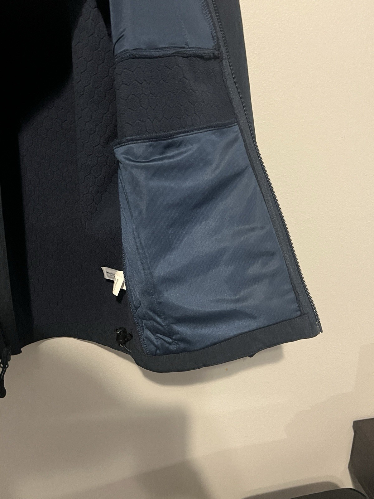 Magellan Outdoors Gray Softshell Jacket Full Zip … - image 7