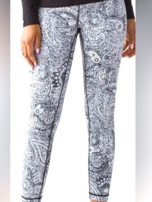 Lululemon Size 8 Wunder Under  Leggings 28  Black White Paisley