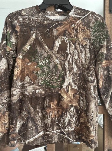 Boys Magellan Hunt Gear YL Shirt Realtree Camo