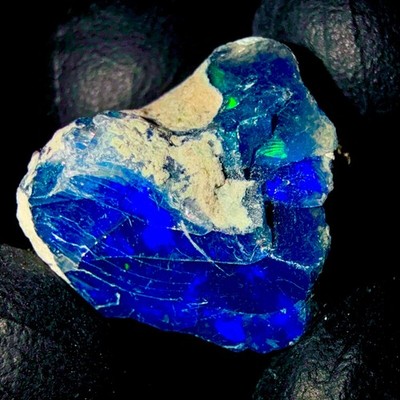 Opal rough,Äthiopische Schwarz gemstone, Natürlich Feuer Roh 15 Karat 17x15 MM
