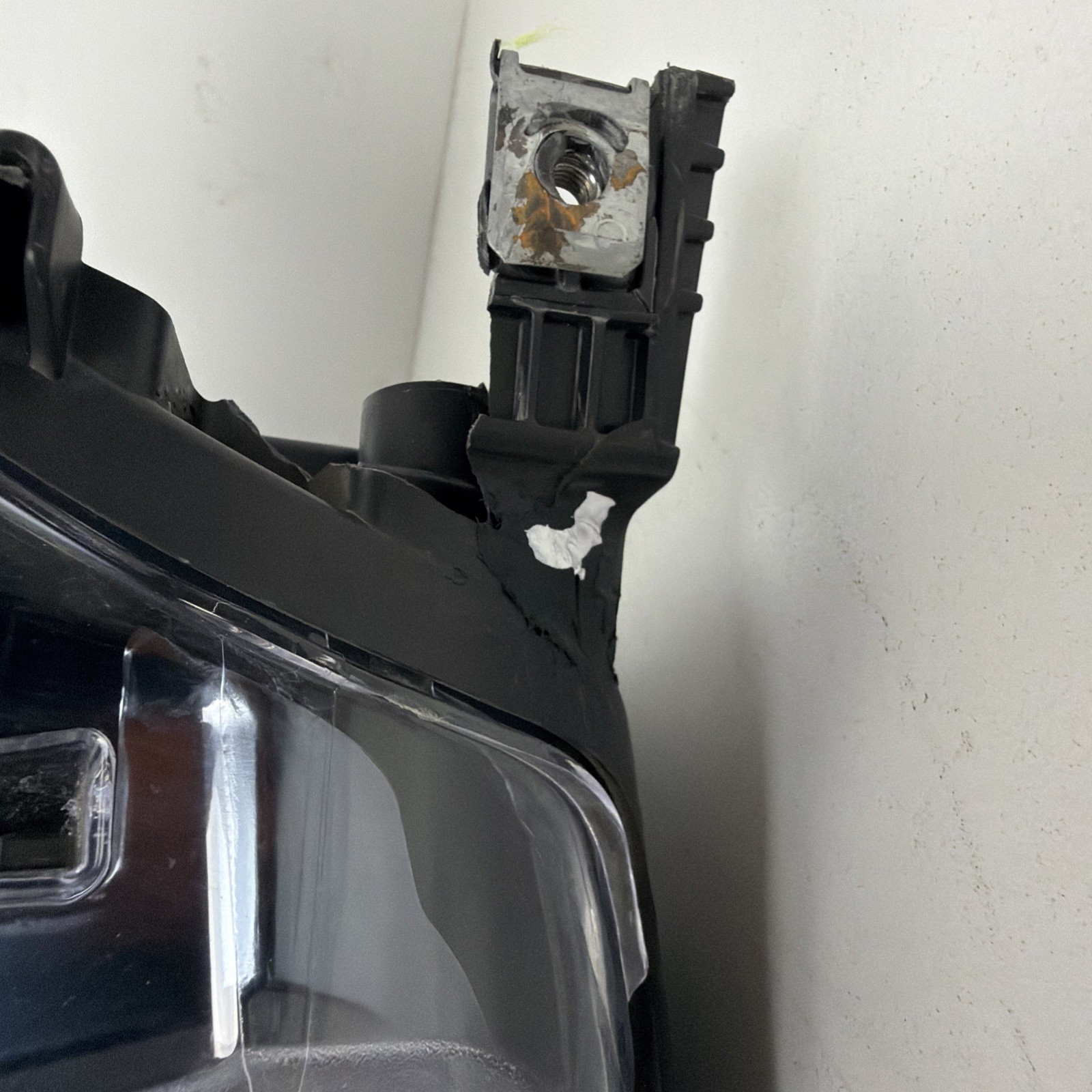 Maserati Levante 2017-2020 Left Headlight P/N 670034642