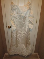 Wedding Dress VTG 1969 Satin/Lace With 5 Foot Detachable Satin Train Long Sleeve