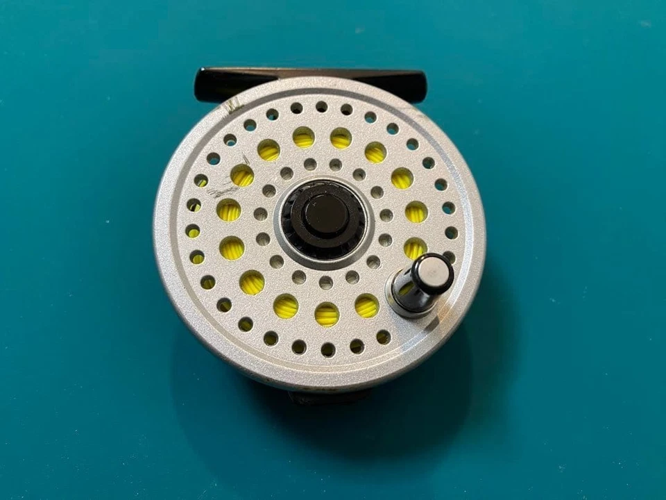 Mulinello a mosca in magnesio super leggero RYOBI 255MG pesca leggera liscia - Immagine 3 di 4