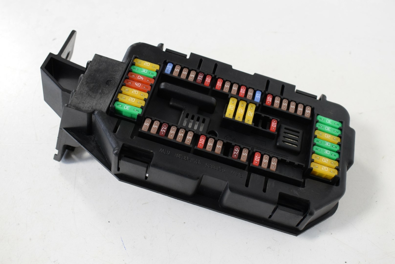 BMW X5 F15 xDrive 40d 2017 RHD REAR TRUNK BOOT FUSE BOX 6819653 eBay