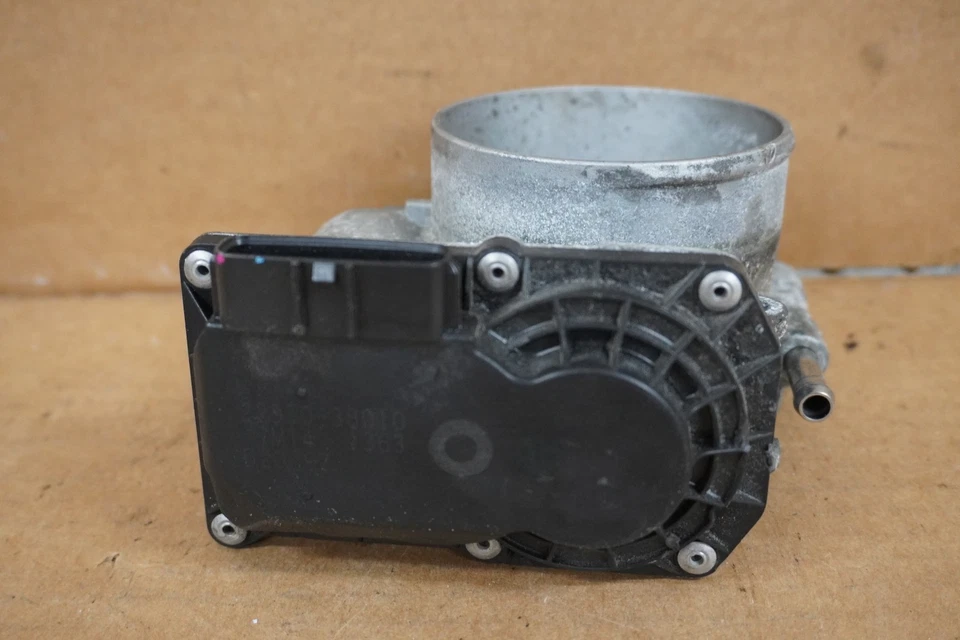 2007 2008 2009 2010 Lexus LS460 4.6L Engine Throttle Body Unit OEM 2203038010 Foto 2 de 4