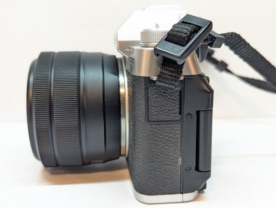 Fujifilm X-T200 Camera in Silver + XC 15-45mm Lens Kit - Fuji