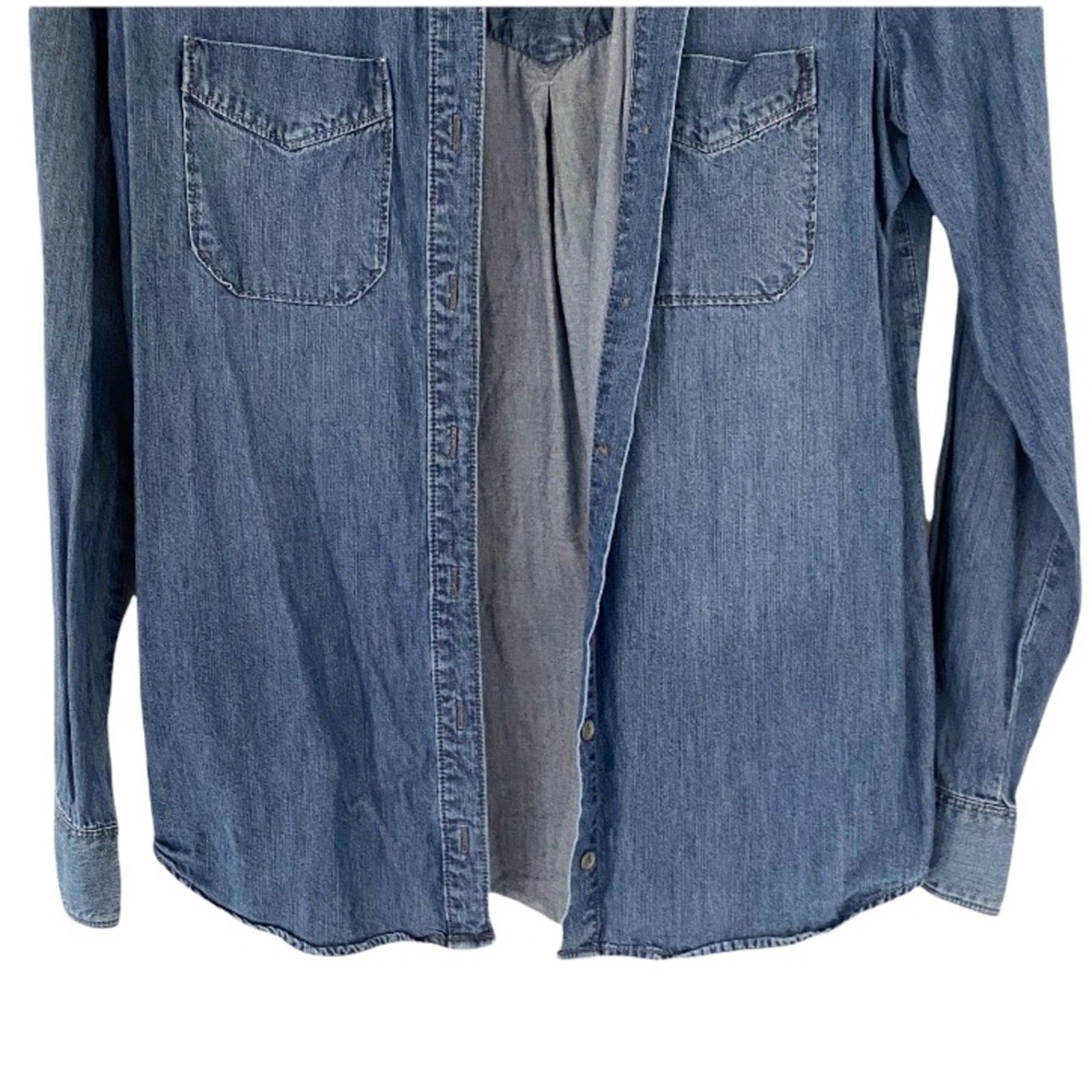 NWOT Express Chambray Button Down - image 3