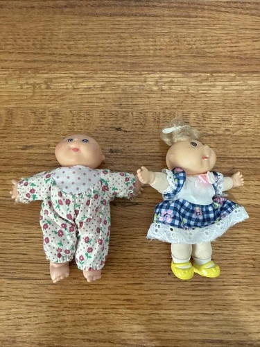 Vintage Cabbage Patch Kids Little People Mini Baby With Clothes. Soft Bodies