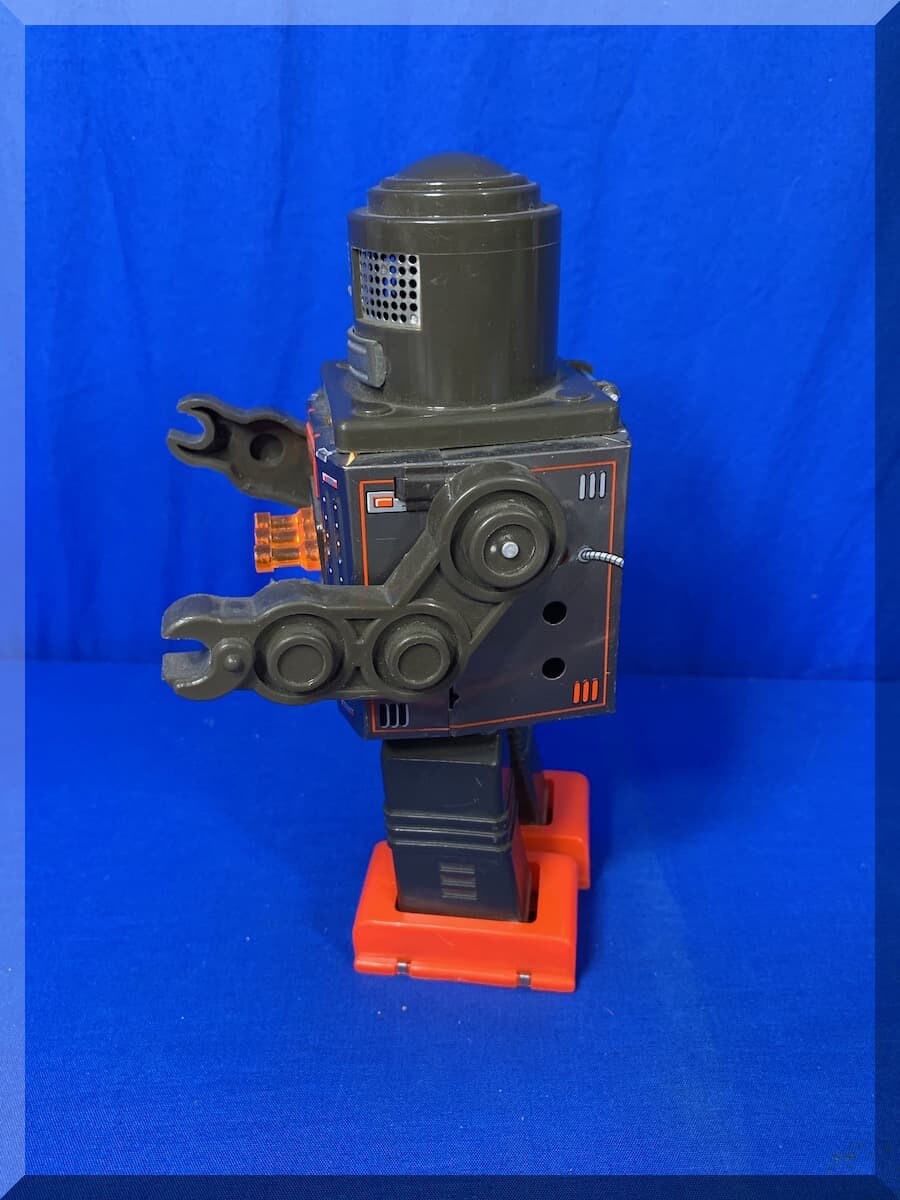 1960s HORIKAWA ROTO ROBOT - BATTERY OPERATED - SH MADE IN