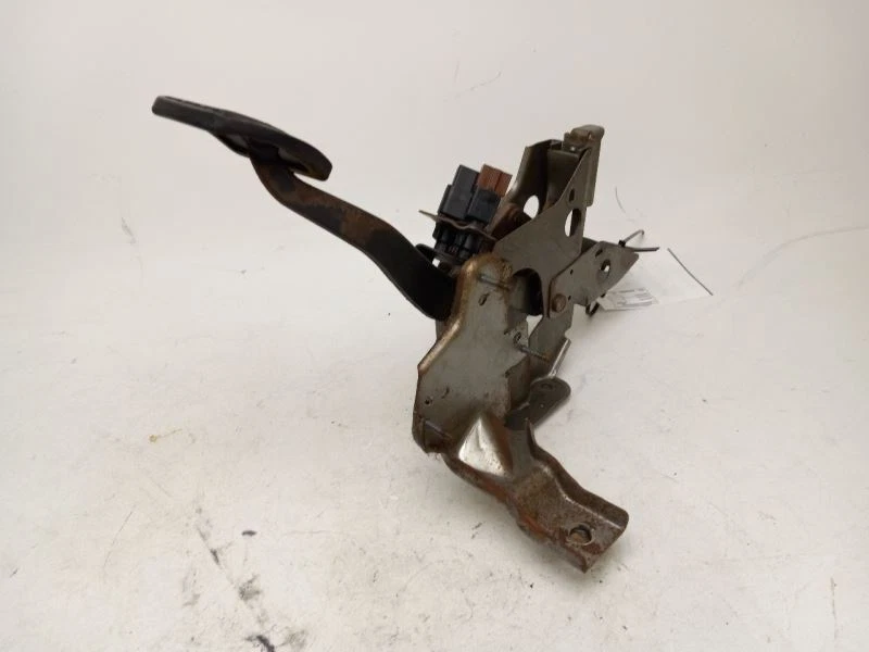 Nissan Altima 2009 pedal de freno Foto 3 de 4